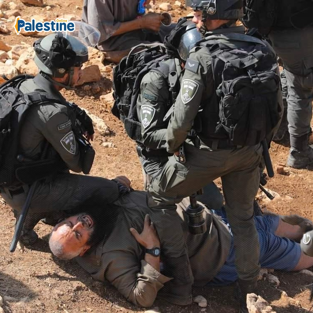 OnlinePalEng's tweet photo. Israeli occupation forces assaulted members of Al-Hroub Palestinian family and arrested others after expelling them from their home in preparation for its demolition in the Khallet Taha area, South of Hebron. https://t.co/Trre6M7yBC