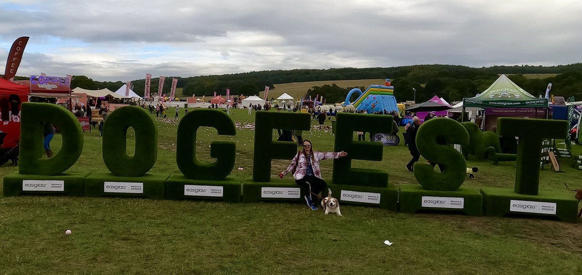 DHopperDiaries's tweet photo. DOGS!! 🐶 All the fun of DogFest at Harewood House. Check out the video on my YouTube channel via the link below👇🏻 
Happy watching 🐾❤️
https://t.co/sDz9Gmr3Al

#beagle #beaglebuddies #DogLover #dog #dogfest #harewoodhouse #fun #event #dogslife #DogsAreFamily #DogsOnTwitter https://t.co/R3LjQGfECl