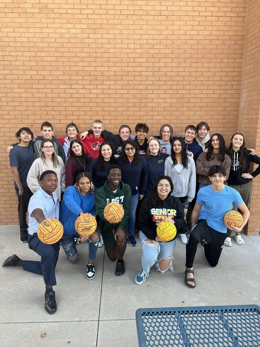 Had a blast honoring our seniors this morning!! #Classof2023 #bengalexcellence <a href="/braswellhs/">Braswell High School</a> <a href="/CSOSUAVE17/">Mr. Hailey</a> <a href="/BHSBengalPride/">Bengal Athletics</a>