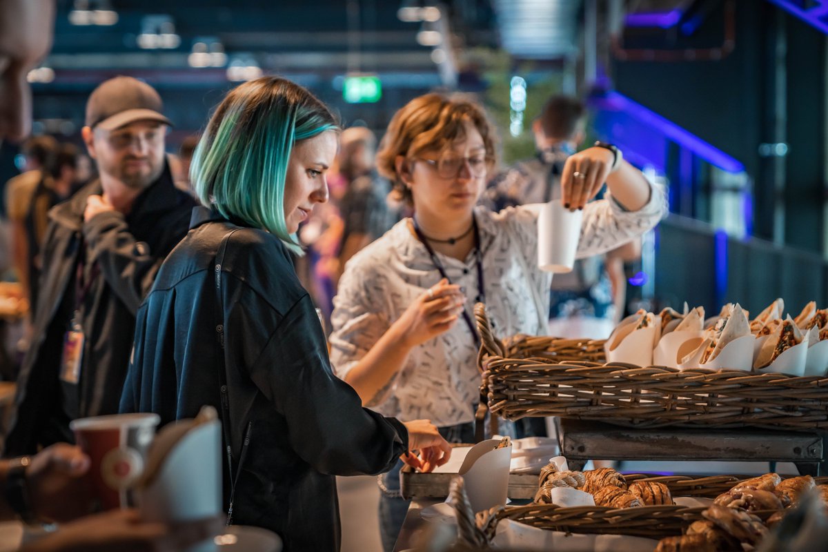 UbisoftBerlin's tweet image. Did you know Ubisoft Berlin is part of the German studio network? Together with @UbiDusseldorf  and 
@ubisoftmainz we hung out for an afternoon to enjoy food, games and most importantly each other’s company 🥰🚀
 #lifeatubisoft #afk #gamedev