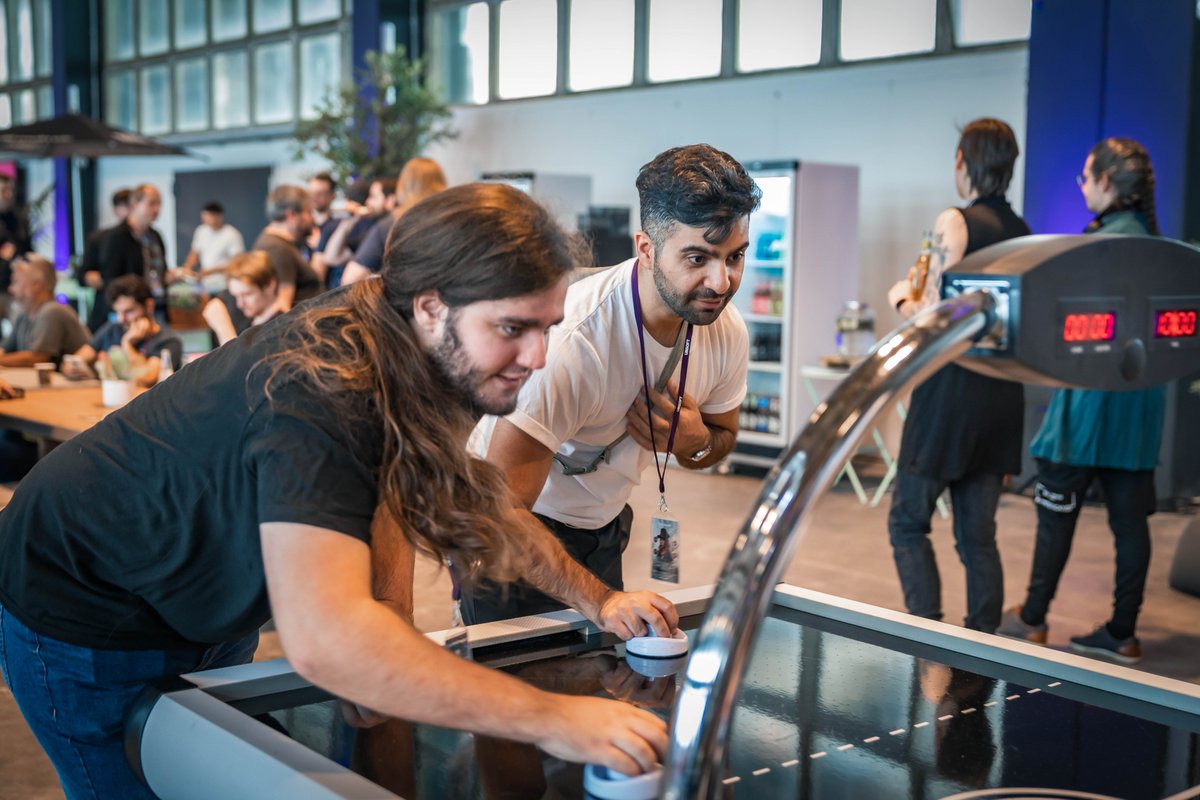 UbisoftBerlin's tweet image. Did you know Ubisoft Berlin is part of the German studio network? Together with @UbiDusseldorf  and 
@ubisoftmainz we hung out for an afternoon to enjoy food, games and most importantly each other’s company 🥰🚀
 #lifeatubisoft #afk #gamedev