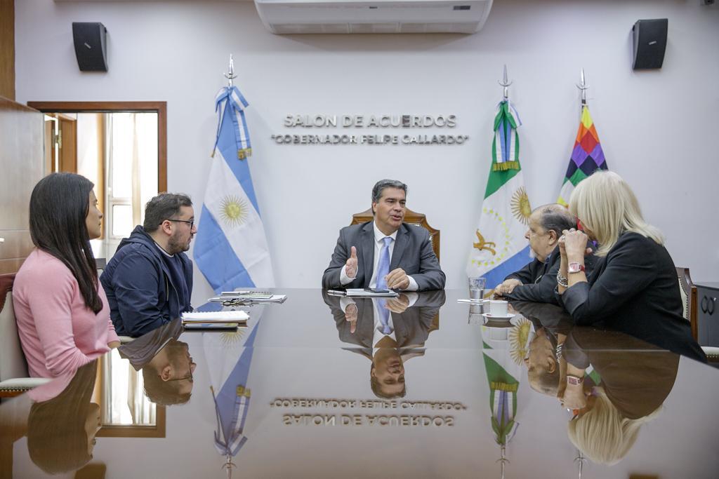 jmcapitanich's tweet photo. Me reuní con @eldapertile, vocal del Tribunal de cuentas de la provincia para dialogar sobre dos cuestiones esenciales para fortalecer y agilizar el funcionamiento de la organización. https://t.co/dRF5zHWE7h