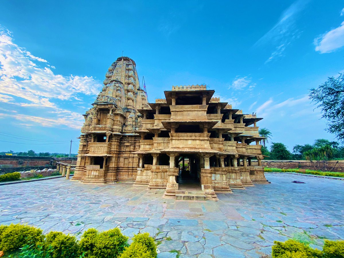 iAnuragBhatiya's tweet photo. आज हमारे डूंगरपुर ज़ीले में स्तित देवसोमनाथ के दर्शन किए |
हर हर महादेव🚩🙏
#DevSomnath #Dungarpur #Rajasthan https://t.co/WjyyatsBlF