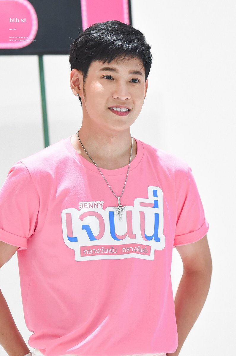 borntobe_singto's tweet photo. 🤔🫢

#เปิดตัวเจนนี่เดอะซีรีส์
#เจนนี่กลางวันครับกลางคืนค่ะ 
#SingtoPrachaya @stjinx_maya https://t.co/5gjUeqgAcC