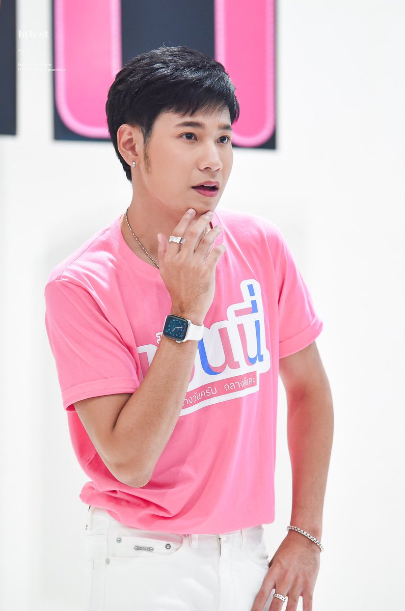 borntobe_singto's tweet photo. 🤔🫢

#เปิดตัวเจนนี่เดอะซีรีส์
#เจนนี่กลางวันครับกลางคืนค่ะ 
#SingtoPrachaya @stjinx_maya https://t.co/5gjUeqgAcC