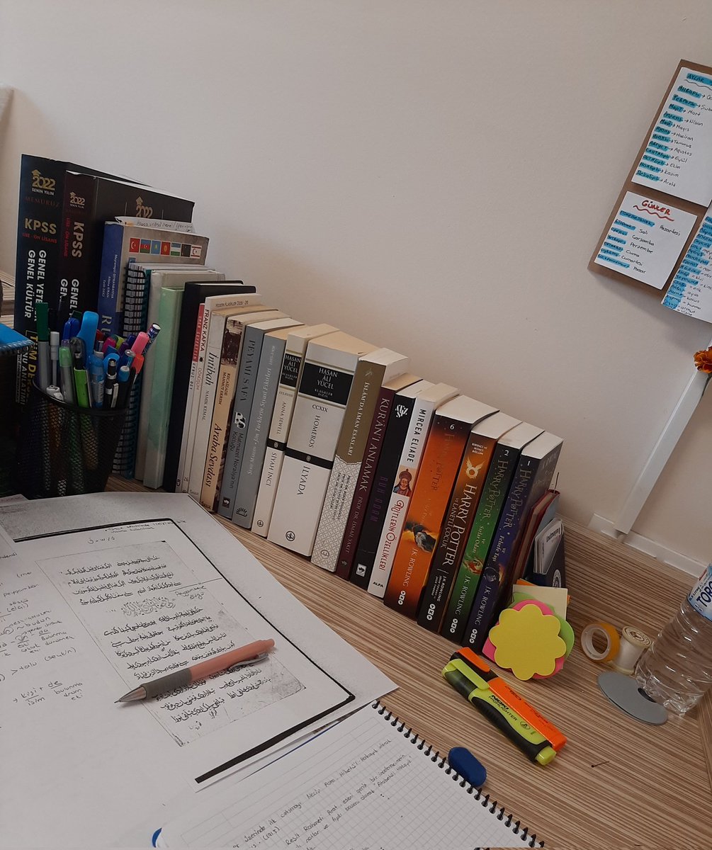 🌸📕📖🖋