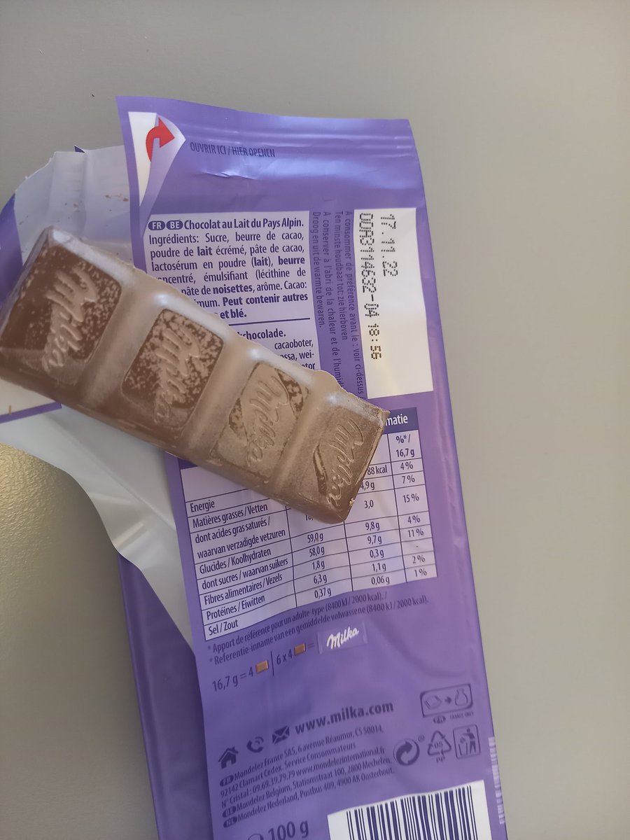 filotix's tweet photo. Y aurait pas des soucis de conservation  des chocolats #Milka à #auchan malbosc montpellier? https://t.co/LydrrFZ9Wf