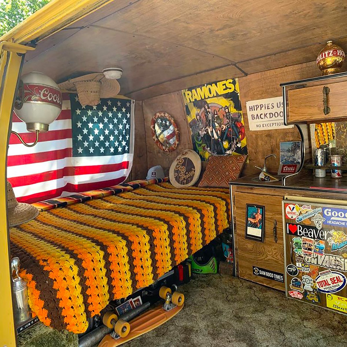 _VanCult_'s tweet photo. Happy Rollin' Room Thursday!
..
#tagthevan #tagtheowner
#photocredit @scarletwitchvan
..
#customvan #boogievan #rollinroomthursday #BYOB7 #rollinroom #van #vaninterior #vannin #vanlife #vanporn #interior #vancult #getinandgetiton https://t.co/XWg1YfIvtD