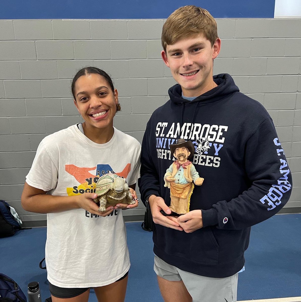 CONGRATULATIONS to the Week 1 &amp; Week 2 winners of fall track’s BUZZ TRAVELING TROPHY!! 

Awesome job on the weight room and on the track!! 

🐝🔥🐝🔥🐝🔥🐝🔥🐝