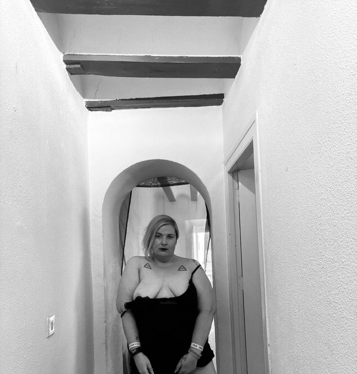 ElectricBlueEy1's tweet photo. Wanna join me? 

Head over to https://t.co/hJ3LkzLo5t and subscribe for more sexy content!! 

#excusethenipslip #bandwphotography #adultcontentcreator #sexycontentcreator #bbw #bbwmodels #plussizemodel #onlyfanscreators https://t.co/g7TRVA2OP0