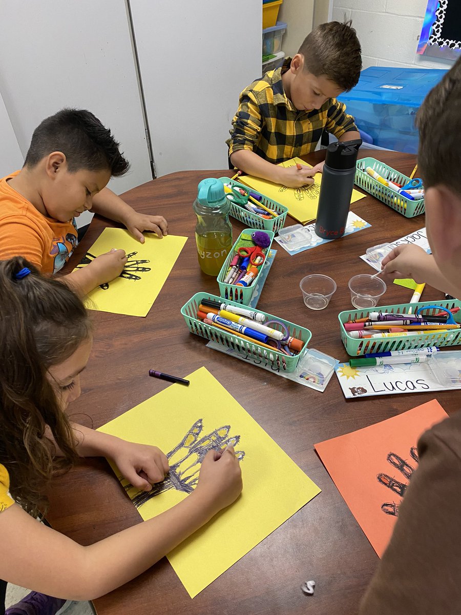 MsTaylorEvans's tweet photo. Making the bones in our hands for a spooky experiment this morning 🔎☠️ #SweetSecondGrade #ShawneePride #WEareLakota @SHAWNEE_ECS https://t.co/ZfajAZWo9V