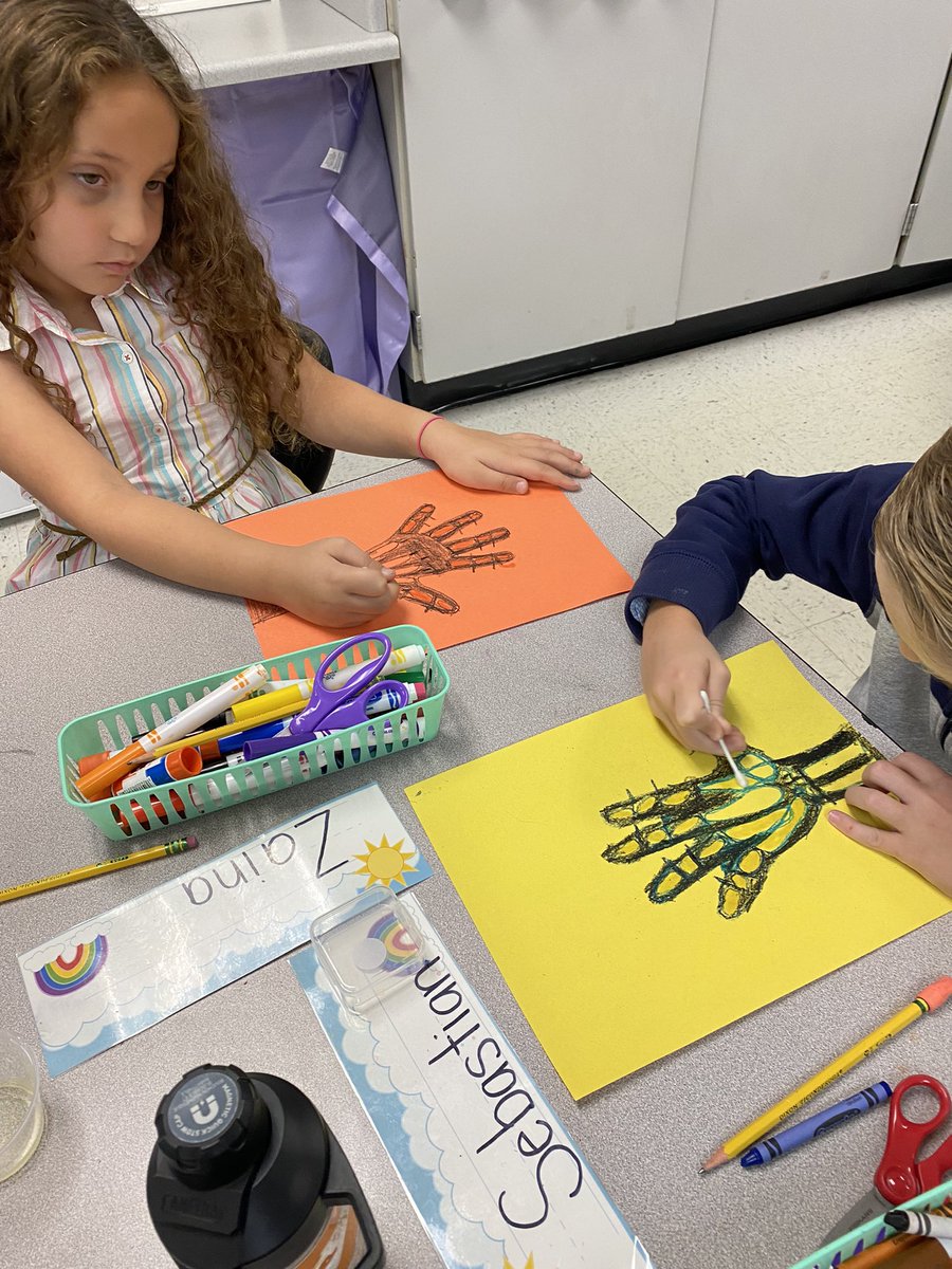 MsTaylorEvans's tweet photo. Making the bones in our hands for a spooky experiment this morning 🔎☠️ #SweetSecondGrade #ShawneePride #WEareLakota @SHAWNEE_ECS https://t.co/ZfajAZWo9V