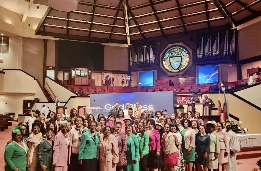 UTOAKA1908's tweet photo. Members of the Upsilon Tau Omega Chapter took a moment to worship together as a part of our annual Praise Break. THANK YOU to the Ebenezer A.M.E. church for the warm welcome. We are energized and ready to soar to greater heights of service and sisterhood.

#PraiseBreak #AKAUTO https://t.co/Ni1n7qoyBj