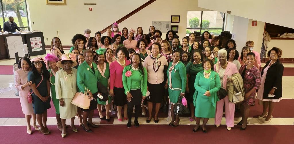 UTOAKA1908's tweet photo. Members of the Upsilon Tau Omega Chapter took a moment to worship together as a part of our annual Praise Break. THANK YOU to the Ebenezer A.M.E. church for the warm welcome. We are energized and ready to soar to greater heights of service and sisterhood.

#PraiseBreak #AKAUTO https://t.co/Ni1n7qoyBj