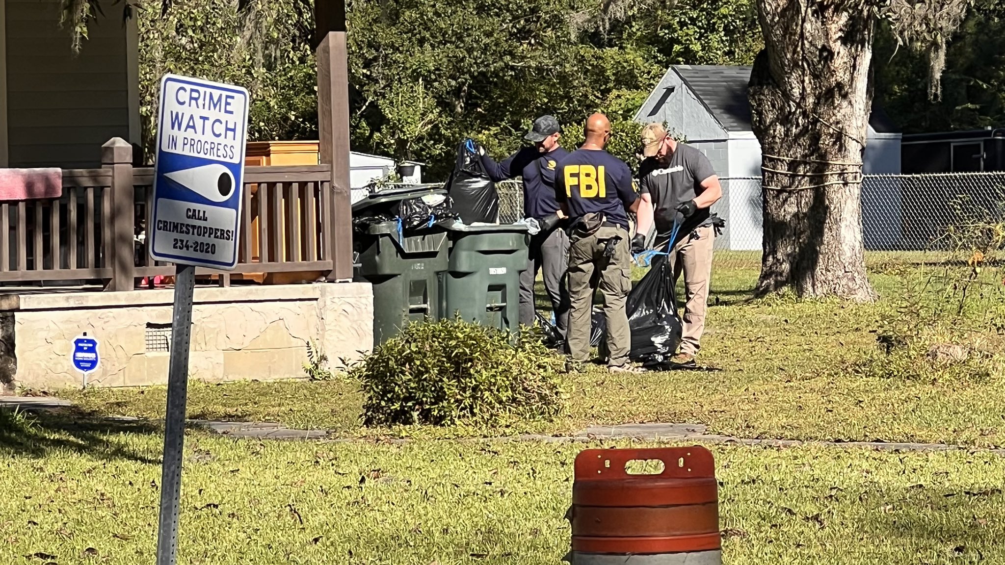 Brett Buffington On Twitter Federal Agents Are Searching Trash Cans 