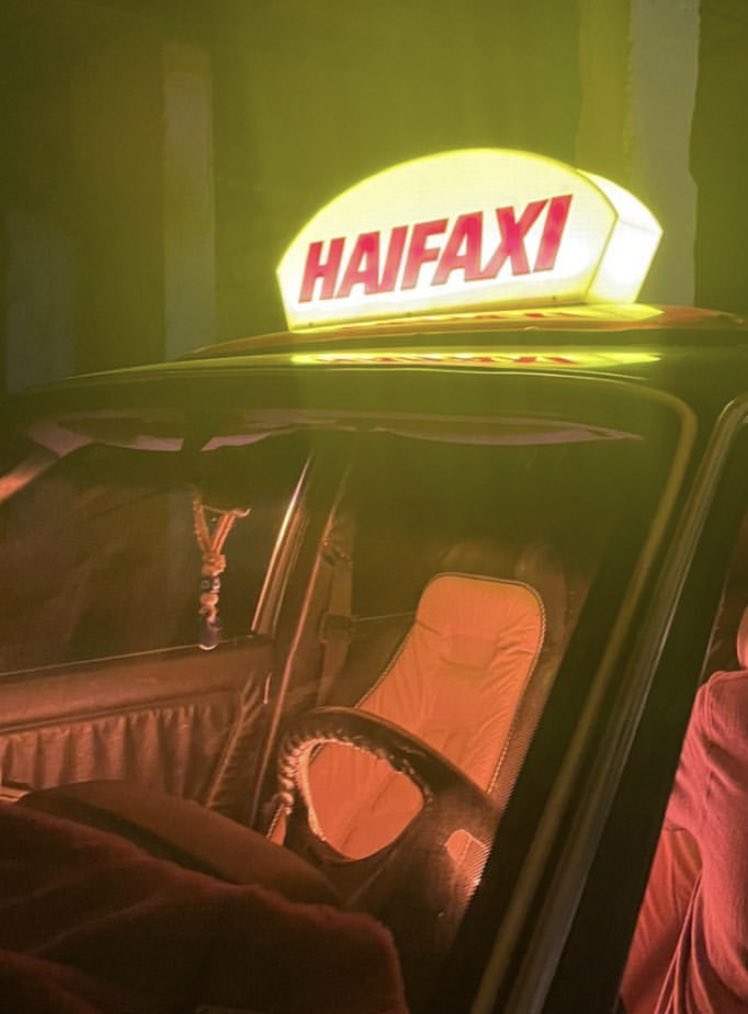 HaifaExclusives's tweet photo. أنا برضو ليا نظرة 👀
بجمع بيها فكرة 😏
#Haifaxi #Walad 
#ولد #هيفاء_وهبي 
@HaifaWehbe https://t.co/ywflJudCR3