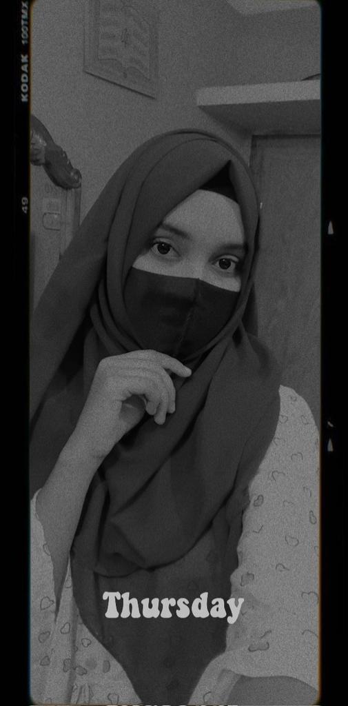 OysheZarin's tweet photo. Hey, I am Oyshe..💁‍♀️
And this is my 1st tweet..😊 https://t.co/bzkHEGn8eX