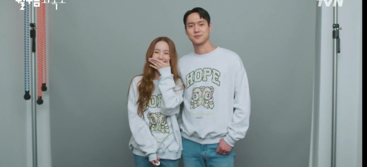 cj_l29's tweet photo. Someone enjoyed the couple photoshoot so much 🤭 #LoveInContractEp6 #LoveInContract https://t.co/5gjH5UjrhE