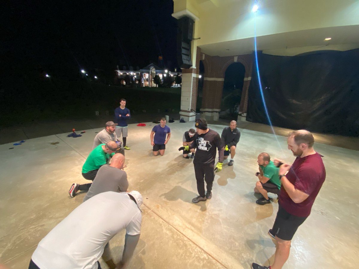 F3Southsid3's tweet photo. 26 MEN from the #Southside got better today!  #Kerrigan on the Q at #theStation and #PackageHandler on the Q at #thePatriot!   Welcome #LilPackage and #Daisy to the gloom!   Kill the day MEN! https://t.co/4vru3DAOuY