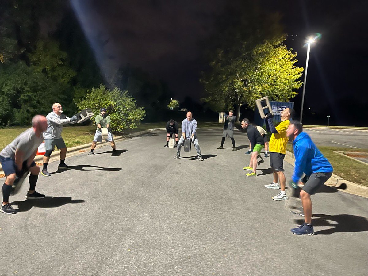F3Southsid3's tweet photo. 26 MEN from the #Southside got better today!  #Kerrigan on the Q at #theStation and #PackageHandler on the Q at #thePatriot!   Welcome #LilPackage and #Daisy to the gloom!   Kill the day MEN! https://t.co/4vru3DAOuY