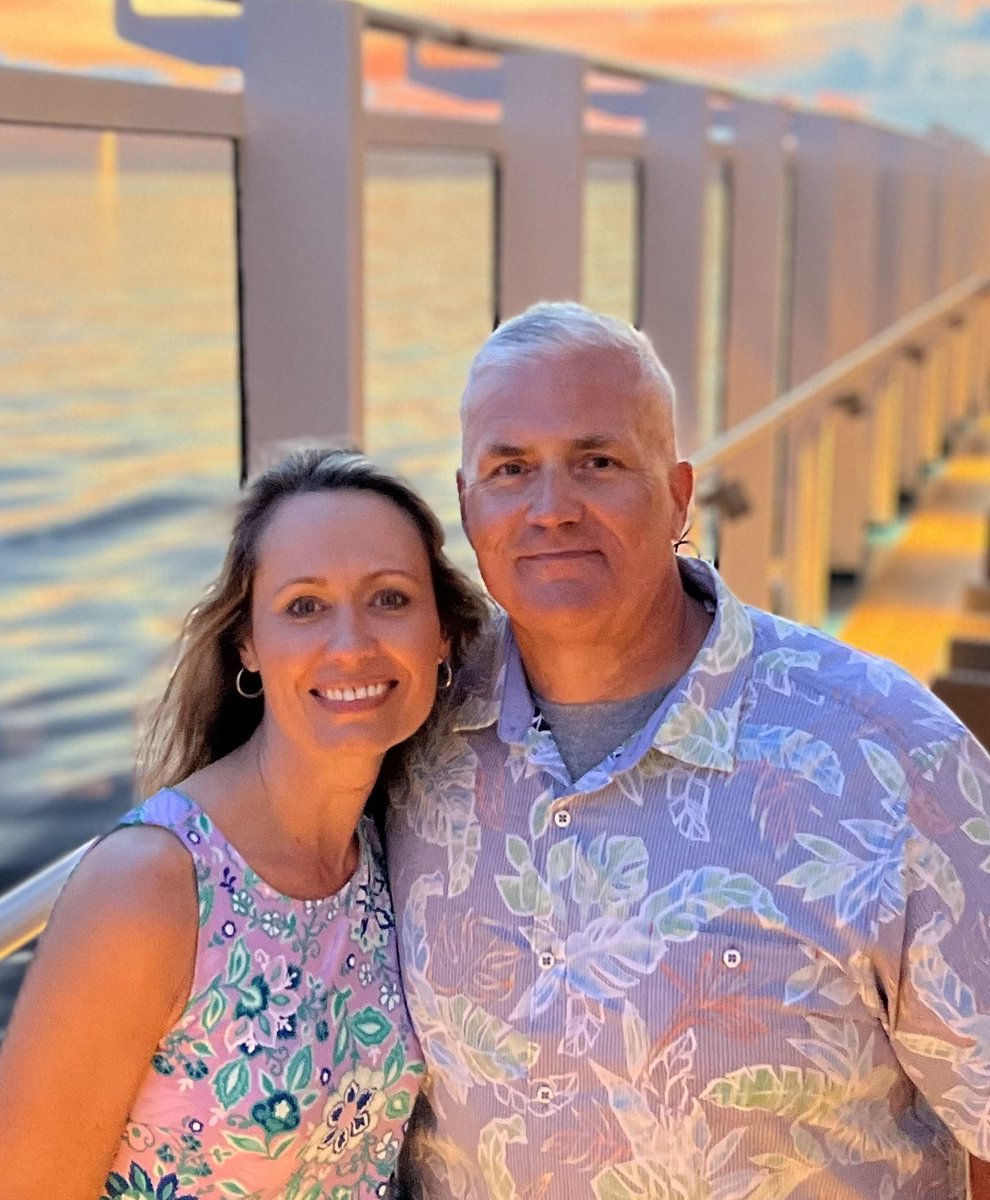 Celebrating my favorite coach, <a href="/JasonGunter13/">Jason Gunter</a>, on #NationalCoachesDay! He’s doing what he’s meant to do 26 years &amp; counting <a href="/RichardsonHS_FB/">Richardson Eagles FB</a>!!!