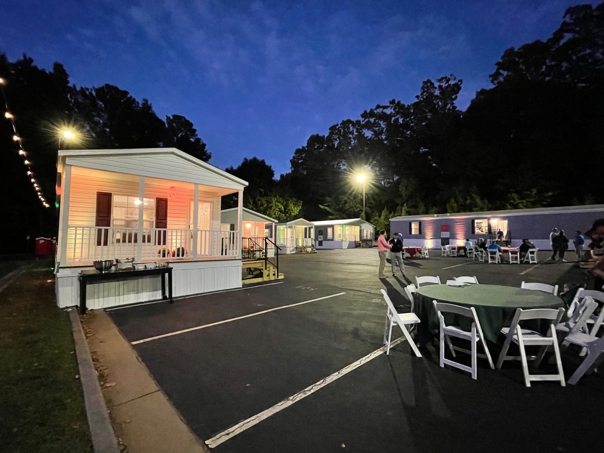 SecoConference's tweet image. We had an amazing time getting to know this year's attendees at last night's reception! 🤝🎶🍹

#SECO #SECO22 #MHProfessional #MHIndustry