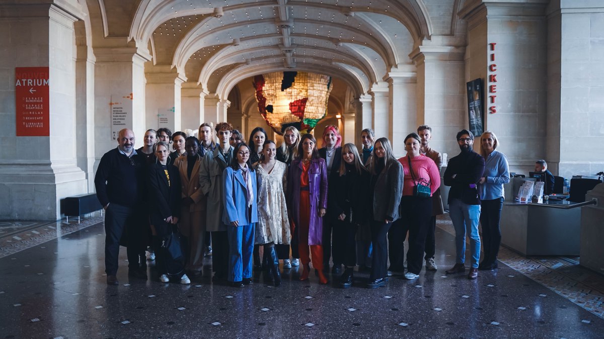 modart___'s tweet photo. • VISITE • 

Les étudiants de Campus Sciences U Lille ont eu l’honneur d’accueillir Madame Marie Cherifi, Directrice de MODART International Paris lors de la semaine de rentrée consacrée à la Fashion week de Paris 👗

#fashion #Modartparis #school
#eductive https://t.co/9lEfeFPLic