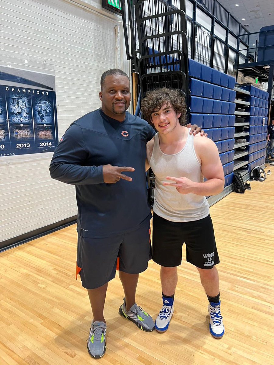 Gums3Big's tweet photo. Must be a sign 👀👀 Was out at Penn State recruiting when I found this absolute DAWG 🐶 Son would look good with that Knights across his chest and 51 on his back 👍🏈🇺🇸 @masonbr41237327 #ReleaseTheBeast #KnightsIsRight #DaCribIsDaSpot #BabyRayLewith https://t.co/YyZ3mU9t0U