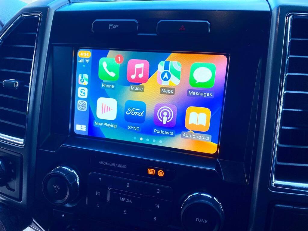 datachick's tweet image. My recent #TechVictory: I upgraded both the hardware and software in my new truck to support @Apple CarPlay.  This makes me happy. @shayman instagr.am/p/CjYBWzFOM2T/