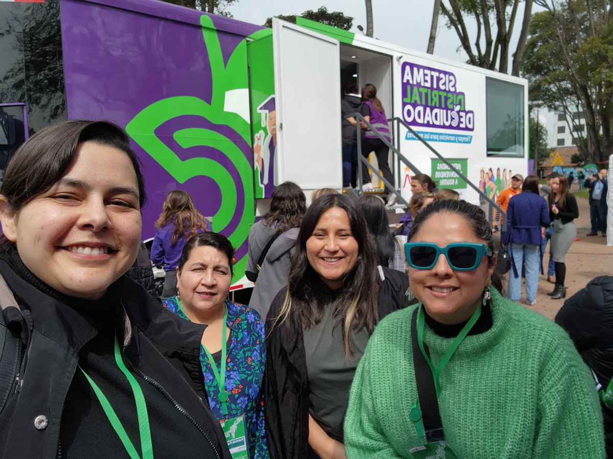 franperalesf's tweet photo. Día 2 en el encuentro #ElCuidadoEnAméricaLatina 🤩 junto a @frangaja y las colegas de la @munirenca luego de conocer los Buses del Cuidado, con los que el Sistema Distrital de Cuidados de @Bogota facilita el acceso a servicios en zonas rurales y/o urbanas de difícil acceso https://t.co/DD1YO6h1qZ