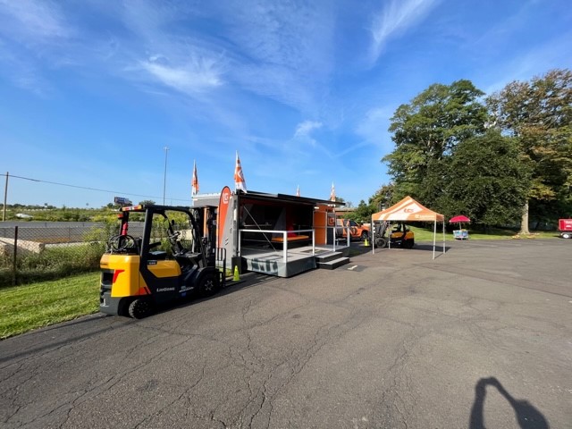 LiuGong_NA's tweet photo. LiuGong North America was happy to support Modern Group's Employee Appreciation Day. Thank you for including us!

#thefutureisbright #moderngroup #LiuGongna #wegrowtogether https://t.co/s6ZWtLR7LA