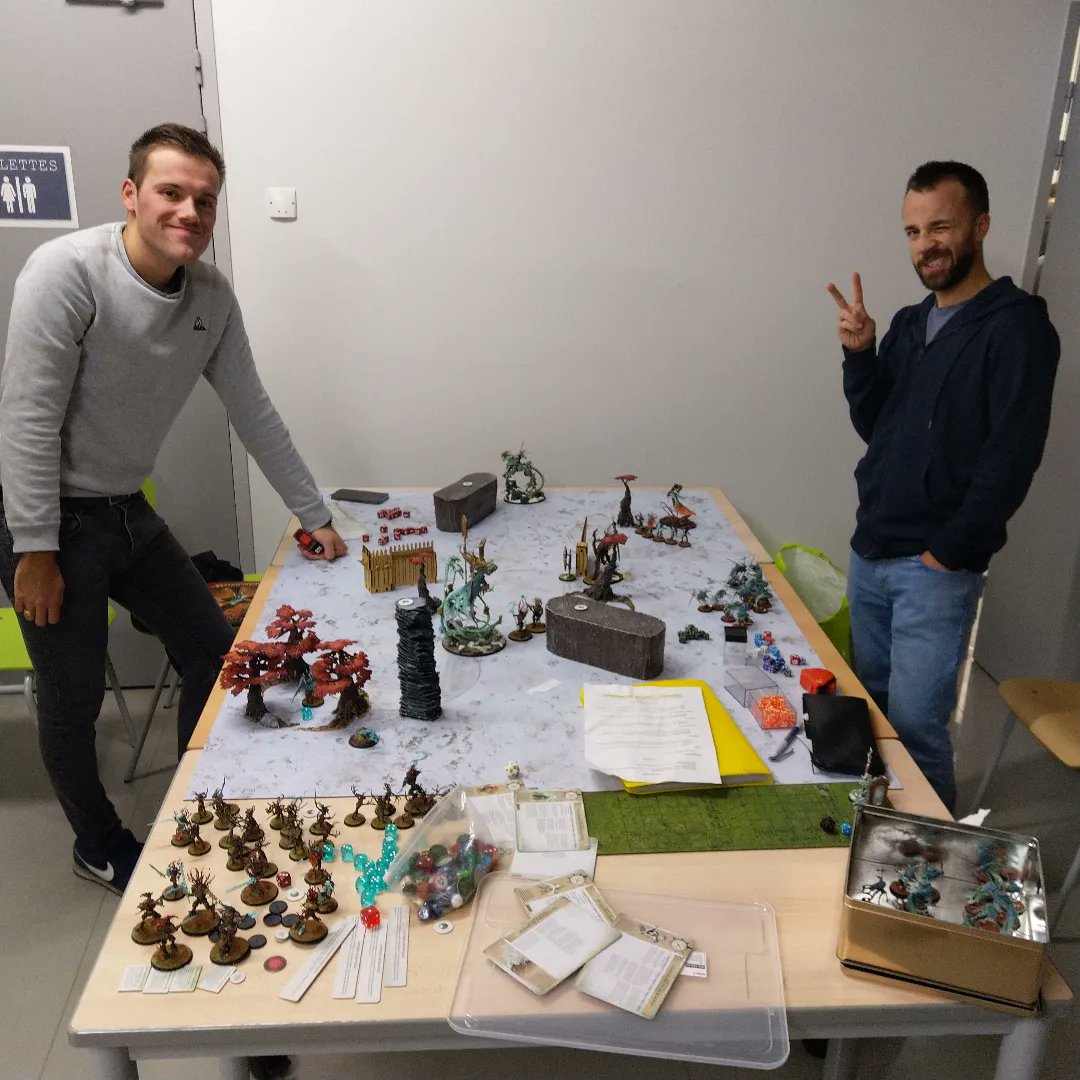 Annecy_Ludique's tweet photo. Octogônes c'est passé, Essen c'est en ce moment et l'#Alfest c'est bientôt !
Pour tout ceux qui n'ont pas la chance d'aller en festival, ne déprimez pas dans votre coin et venez vous amuser ce soir avec nous à partir de 20h...
#annecy_ludique #j2s #annecy #jeux https://t.co/Lf4ypA0cfu