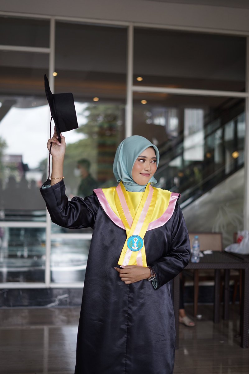 dheletess's tweet photo. Yeaayy congratss buat diri sendiri😭✨ https://t.co/1YStfkYNr4