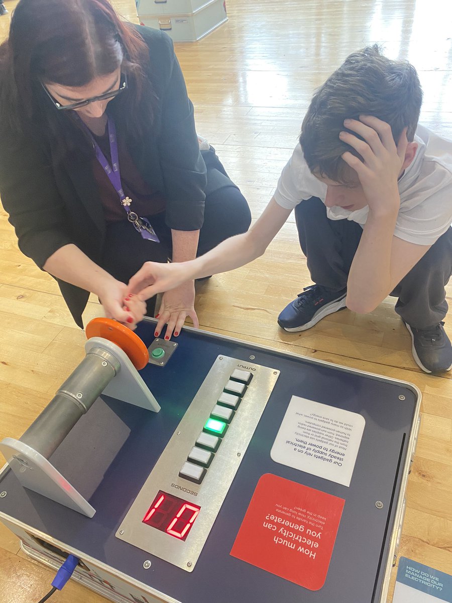 Miss Robertson tweet media