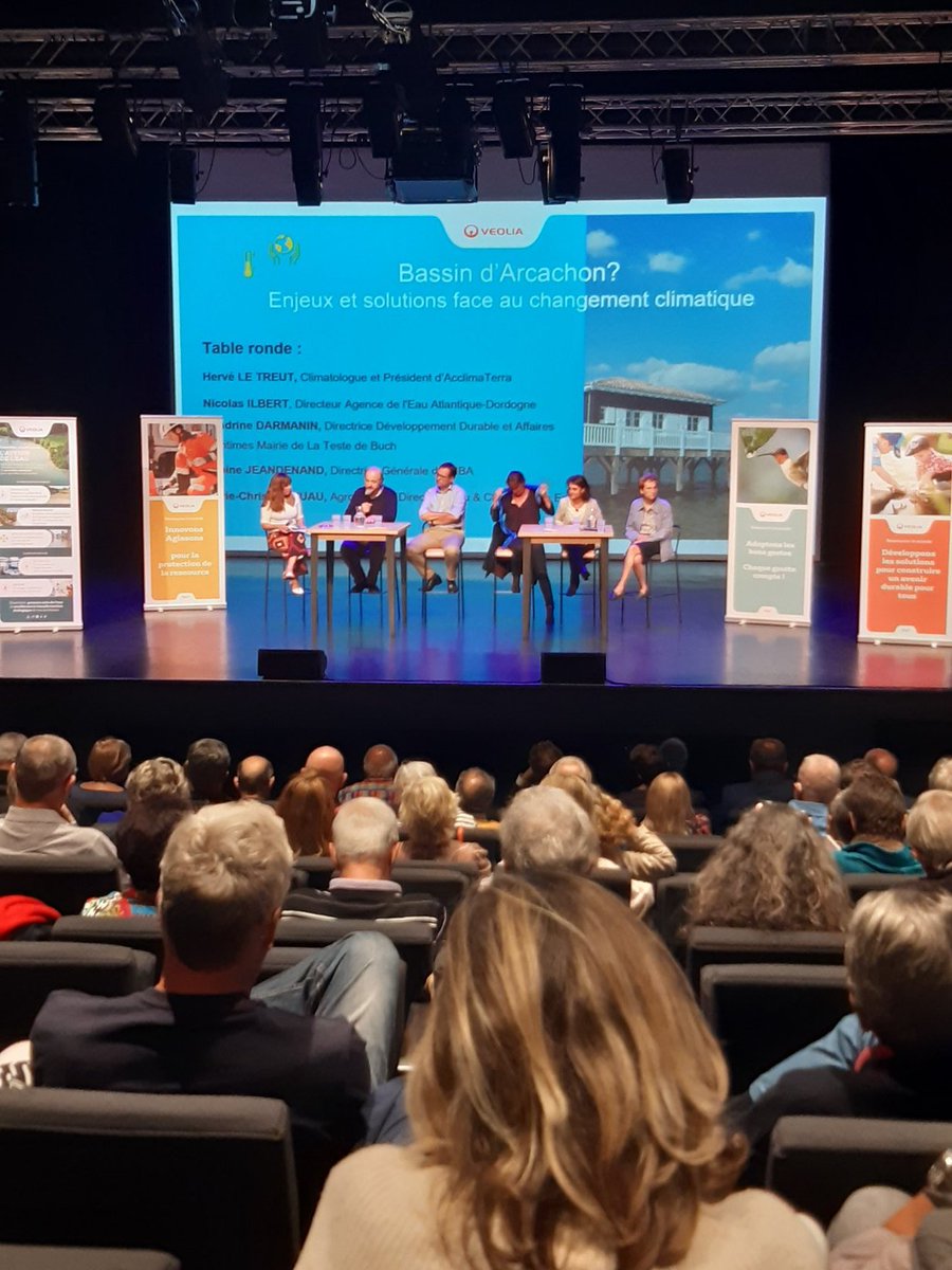 DelcrosAnne's tweet photo. Après les #crises estivales, la conférence #climat @Veolia_FR à la #testedebuch a attiré beaucoup de monde pour débattre avec des experts de l'#eau et s'engager ensemble pour la transformation écologique https://t.co/ag2aIx23l7