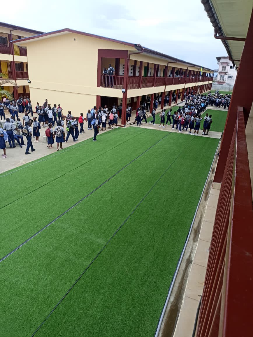 leomakanga's tweet photo. #Gabon Lycee Raymond Bouka #Mindoube @EducationGabon @yveslaugoma1 ❌ #stopfakenews https://t.co/Xzq0ois1IV