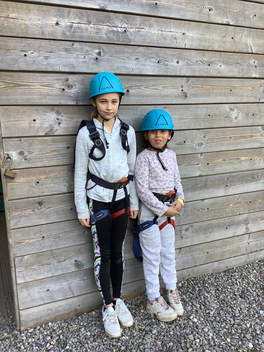 TudorHHVisits's tweet photo. Grace is so brave, she’s always first to volunteer to give challenges a try!👋

And Chloe is a SUPER abseiler!🧗‍♀️ https://t.co/UTIKMxf56p