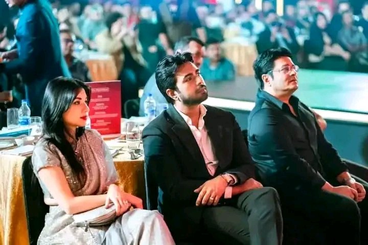 JoyaDasgupta's tweet photo. Beautiful moment❤️❤️❤️
Waiting for
❤️Mayashalik❤️
@apurba_official
#SadiaSAyman
#ShihabShaheen
Coming soon only on #BingeOriginal
Best Wishes❤️ https://t.co/9EruVVQAEQ