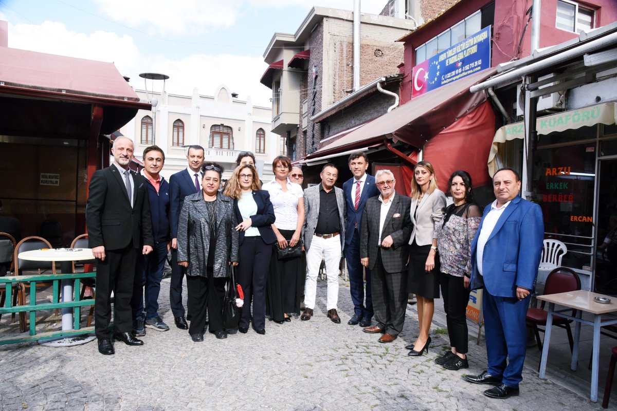 Sivil toplum kuruluşlarıyla temaslarımız devam ediyor… Avrupa Birliği Türkleri Kültür ve Dayanışma Platformu’nu ziyaret ederek, Başkan Sebahattin Tetik ve platform üyeleriyle bir araya geldik. Misafirperverlikleri için teşekkür ediyorum.