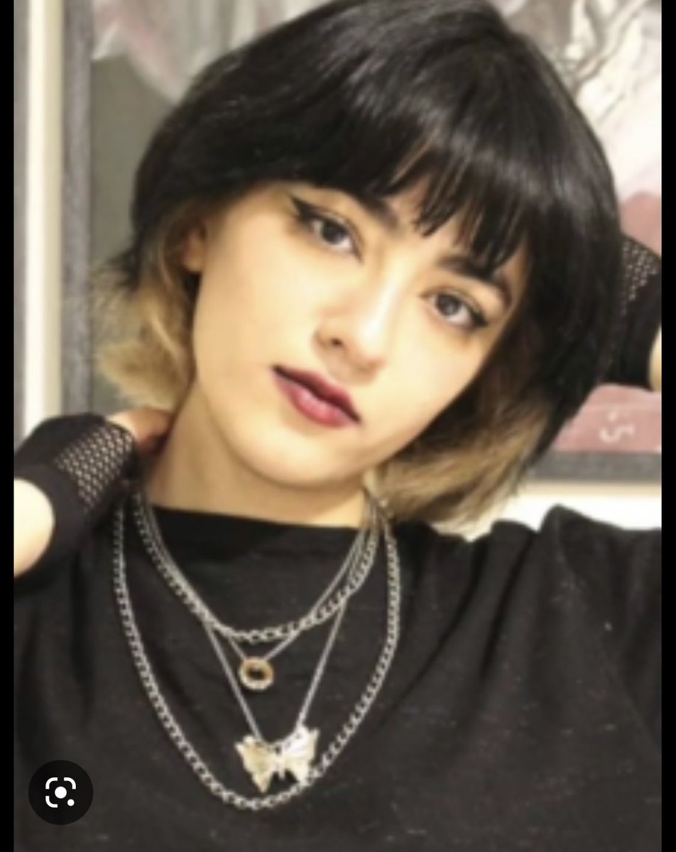 Mother of Nika Shakarami told <a href="/RadioFarda_/">RadioFarda‌|‌راديو فردا</a> security forces killed her 17-year-old daughter while forcing her sister to make forced confessions to repeat official claim that she fell from a building. She said Nika died from multiple blows to her head.
#مهسا_امینی #نیکا_شاکرمی