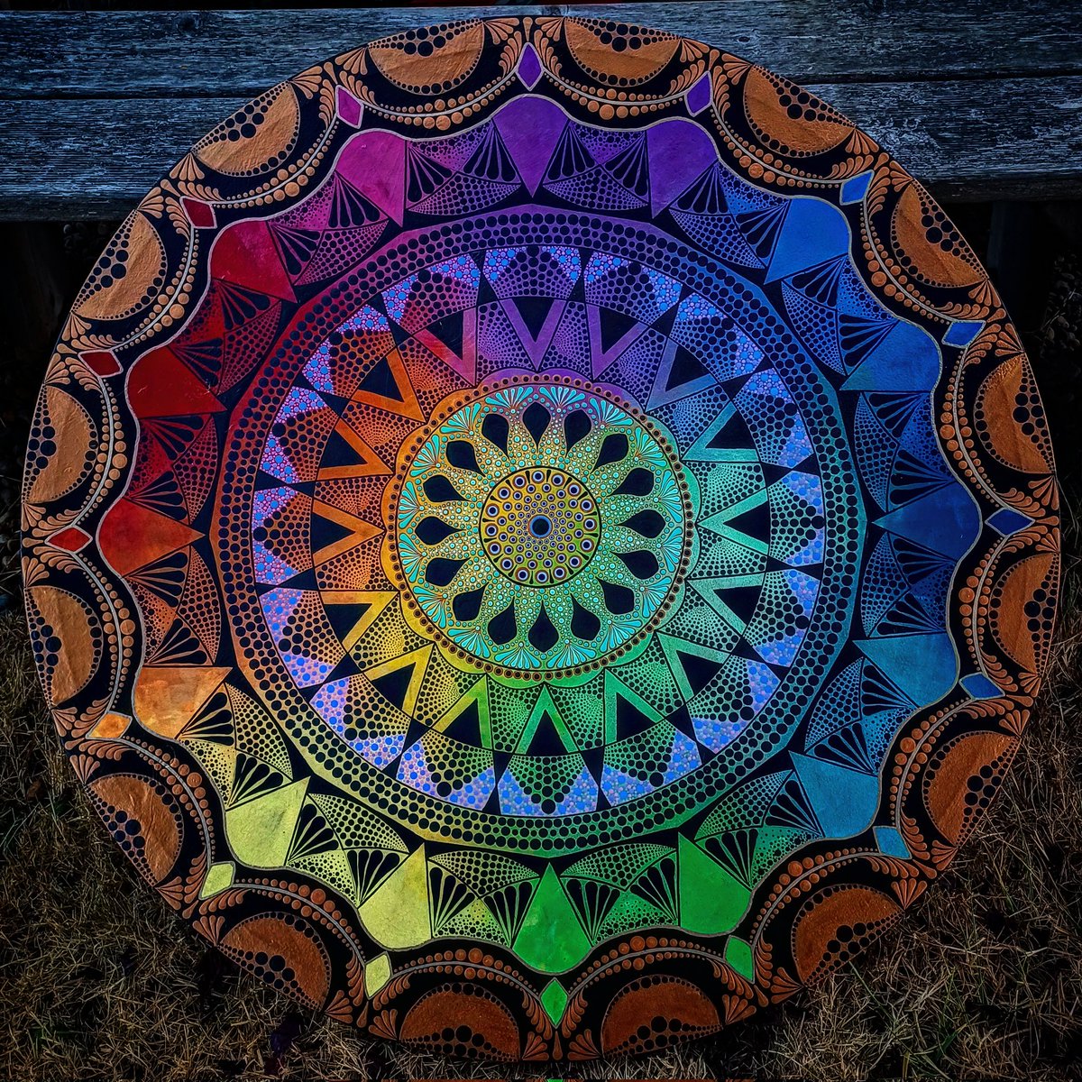 SparrowHeart23's tweet photo. Finished a new painting last night :) 3ft round, acrylic on canvas.
#mandala #dotmandala #dotart #dots #Buddhism #meditation #Instagram #rainbow #painted #paintedrocks #kindnessrocks #sacredgeometry #artistsoninstagram #art #colorsofinstagram #artist #artwork #dotarttattoo https://t.co/6QCNdz7tfU