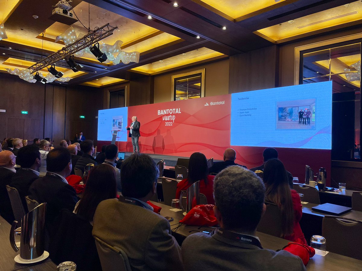 Comienza el <a href="/Bantotal/">Bantotal</a> Meetup 2022. <a href="/GeneXus/">GeneXus</a> presente, presentando su solución para  #SuperApps