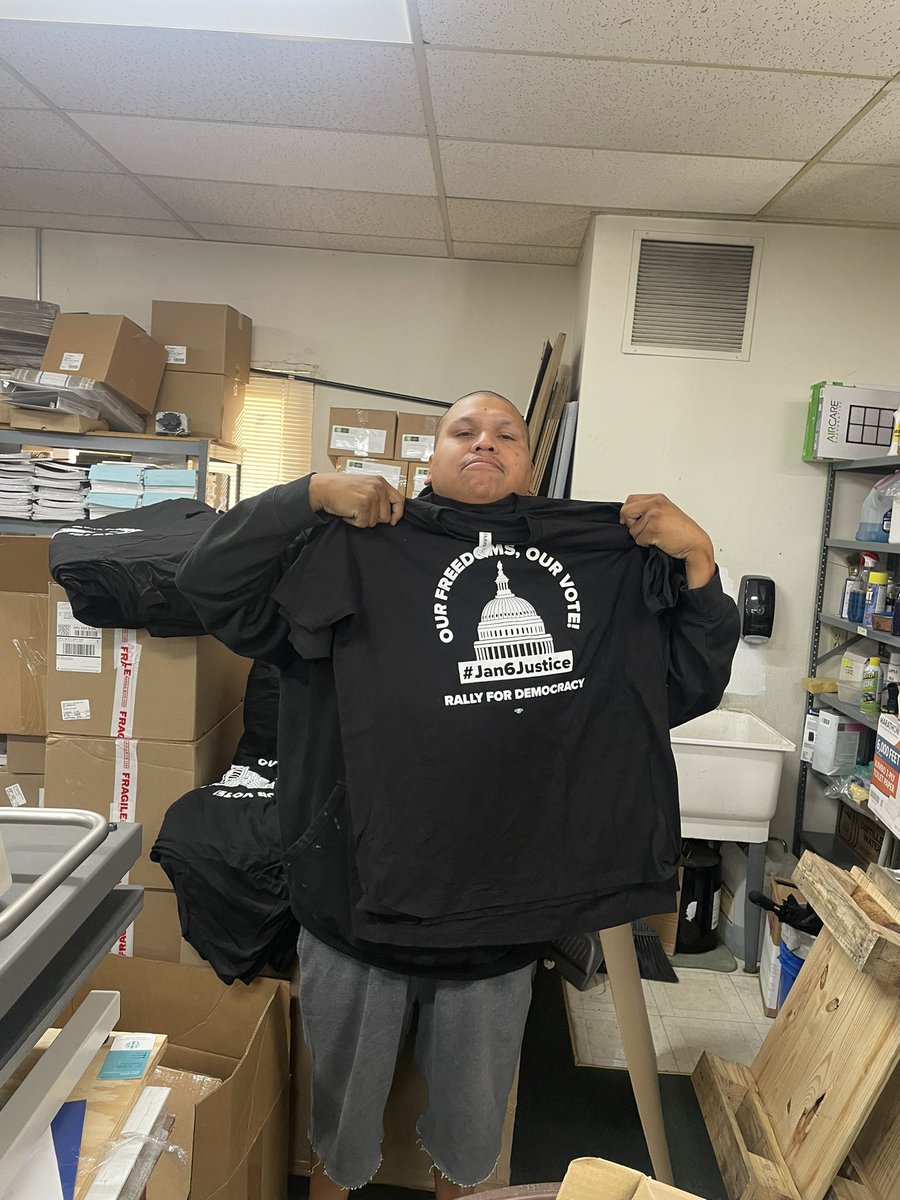 TugMyNugPls's tweet photo. This company that I do sub contracting made these shirts. The banners were awesome but couldn't take pictures bcuz it was already shipped. #MMprinting #Uptown #MplsMn https://t.co/PhcLx3OBhZ