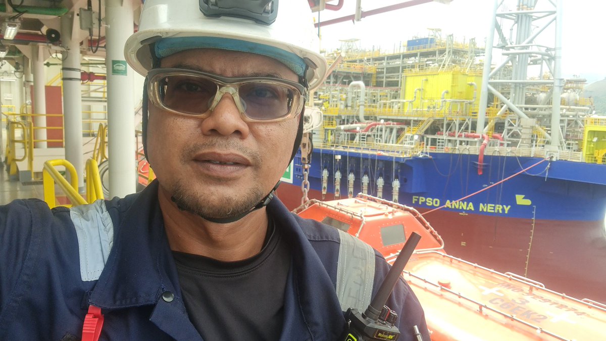 agemo_21's tweet photo. It was unfortunate for me not to be able to join this FPSO last year Oct in China but its fated to be greeted by this FPSO on my arrival in Angra, Brazil...

#YINSON #FPSO #AnnaNery #Angra #Brazil https://t.co/vE231ijTlZ
