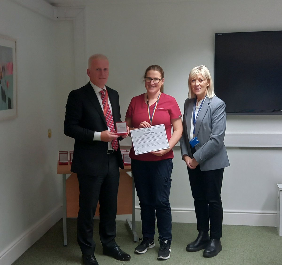 HSE_West_NWest's tweet photo. The final staff recognition event took place for staff in Galway University Hospitals, @saoltagroup management acknowledge and appreciate the huge contribution of our staff during the COVID-19 pandemic and were honoured to present staff with commerative medals and certificates https://t.co/PjSBo4DWq6
