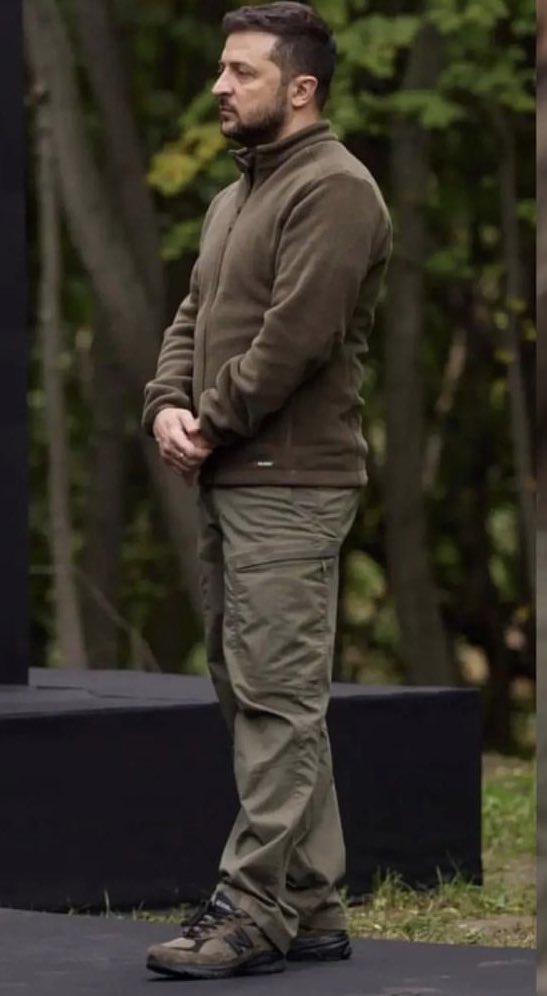 StreetNightLive's tweet photo. Zelensky in the jound new balances that’s a scary sight 😂 https://t.co/0ru2FUwrUs