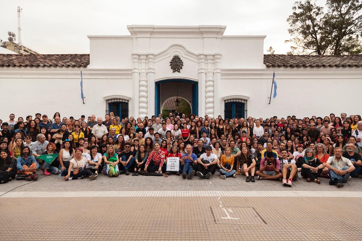 Gracias por acompañarnos en una nueva edición de la Bienal. 🧡 ¡Nuestra familia cada vez se agranda más!

📸 Agustín Indri