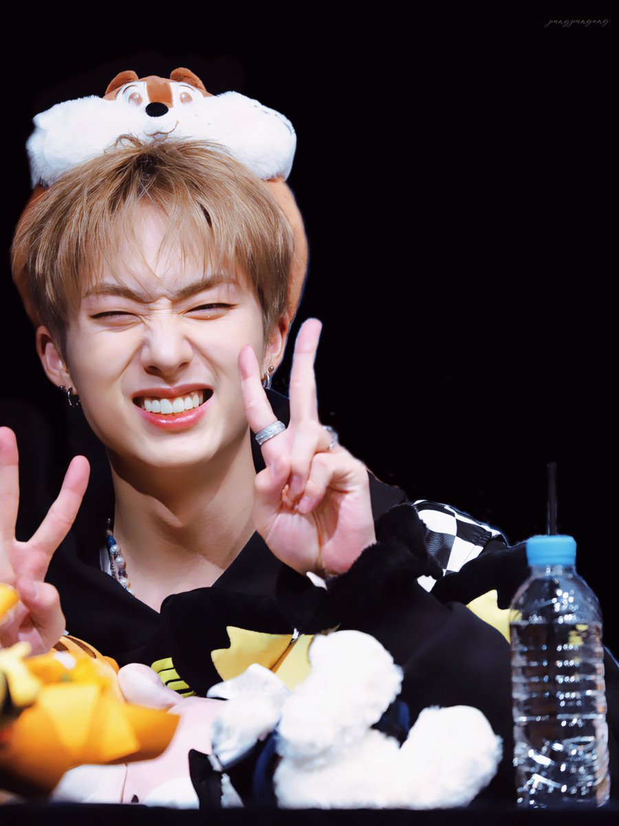 pangpangung's tweet photo. 막막한 꿈도 둘이 함께면 ok
Happy Birthday my bae
#만능다람쥐_지웅햄자님_생일축하햄
#AllRounderJiungDay
#지웅 #JIUNG #최지웅 
#피원하모니   #P1Harmony https://t.co/dcRzMxMREy