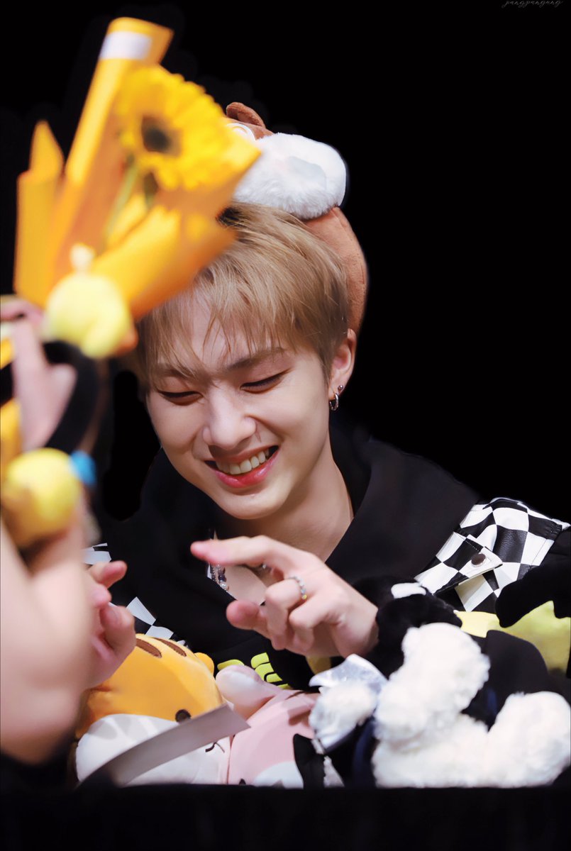 pangpangung's tweet photo. 막막한 꿈도 둘이 함께면 ok
Happy Birthday my bae
#만능다람쥐_지웅햄자님_생일축하햄
#AllRounderJiungDay
#지웅 #JIUNG #최지웅 
#피원하모니   #P1Harmony https://t.co/dcRzMxMREy