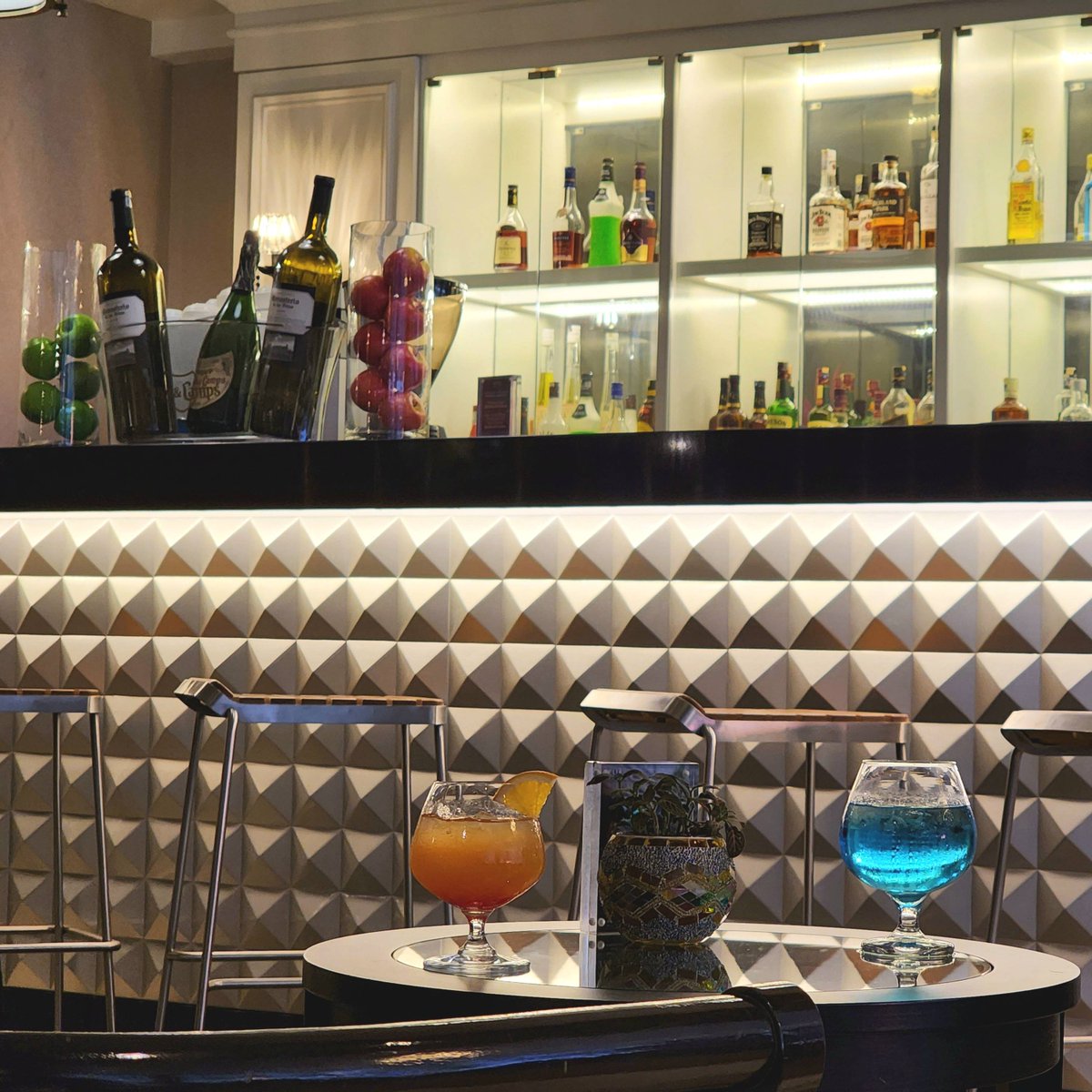 Melia_KL's tweet photo. The perfect spot for a sit-back and relax.
#meliakualalumpur 
#gastronomyexperience https://t.co/ijKogjiNWj